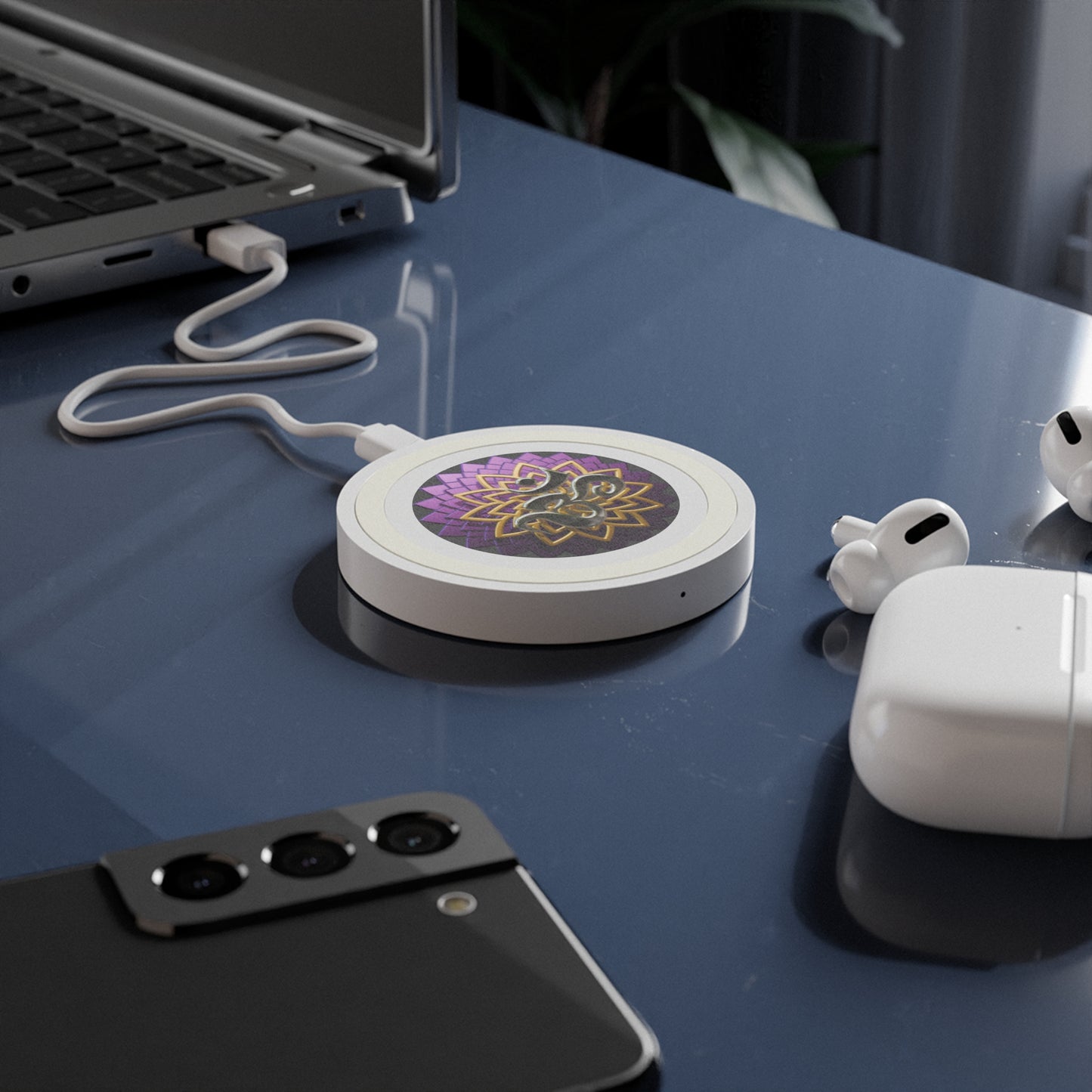 Decorative Wireless Charging Pad - Quake Design, Unique Phone Charger, Mandala Art, Stylish Desk Accessory, Perfect Gift for Tech Lovers